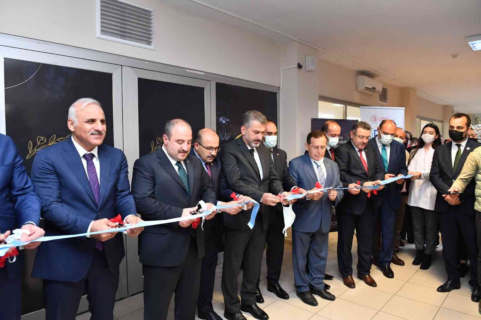 Bakan Varank Trabzon’da Kuyumculuk Tasarım Merkezi’ni hizmete açtı