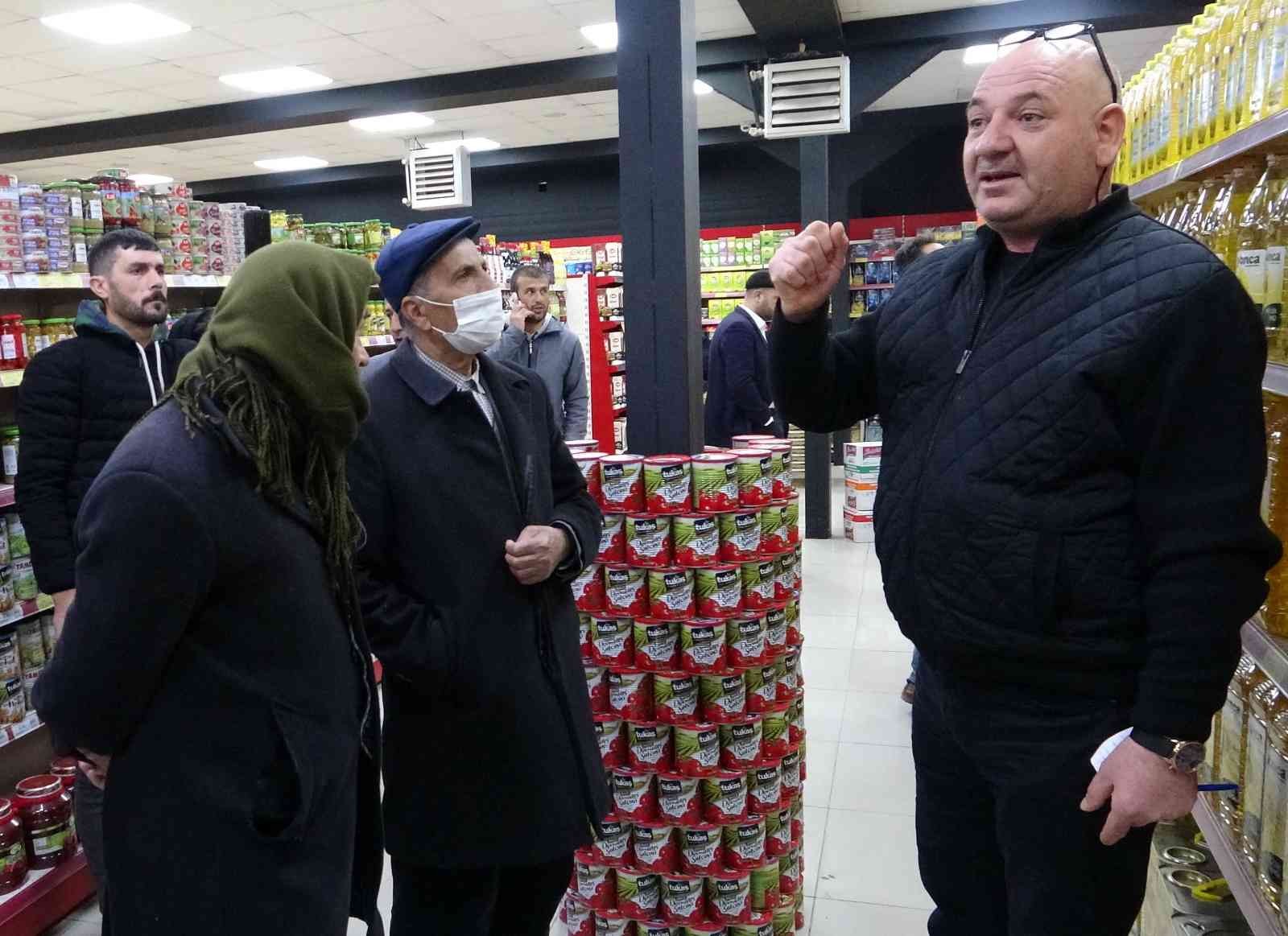 Vanlı market sahibinden yağa hücum eden vatandaşlara tokat gibi cevap