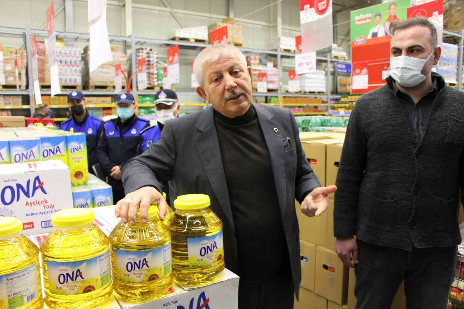 Başkan Sarı’dan marketlerde ’ayçiçeği yağı stokçuluğu’ ve ’fahiş fiyat’ denetimi