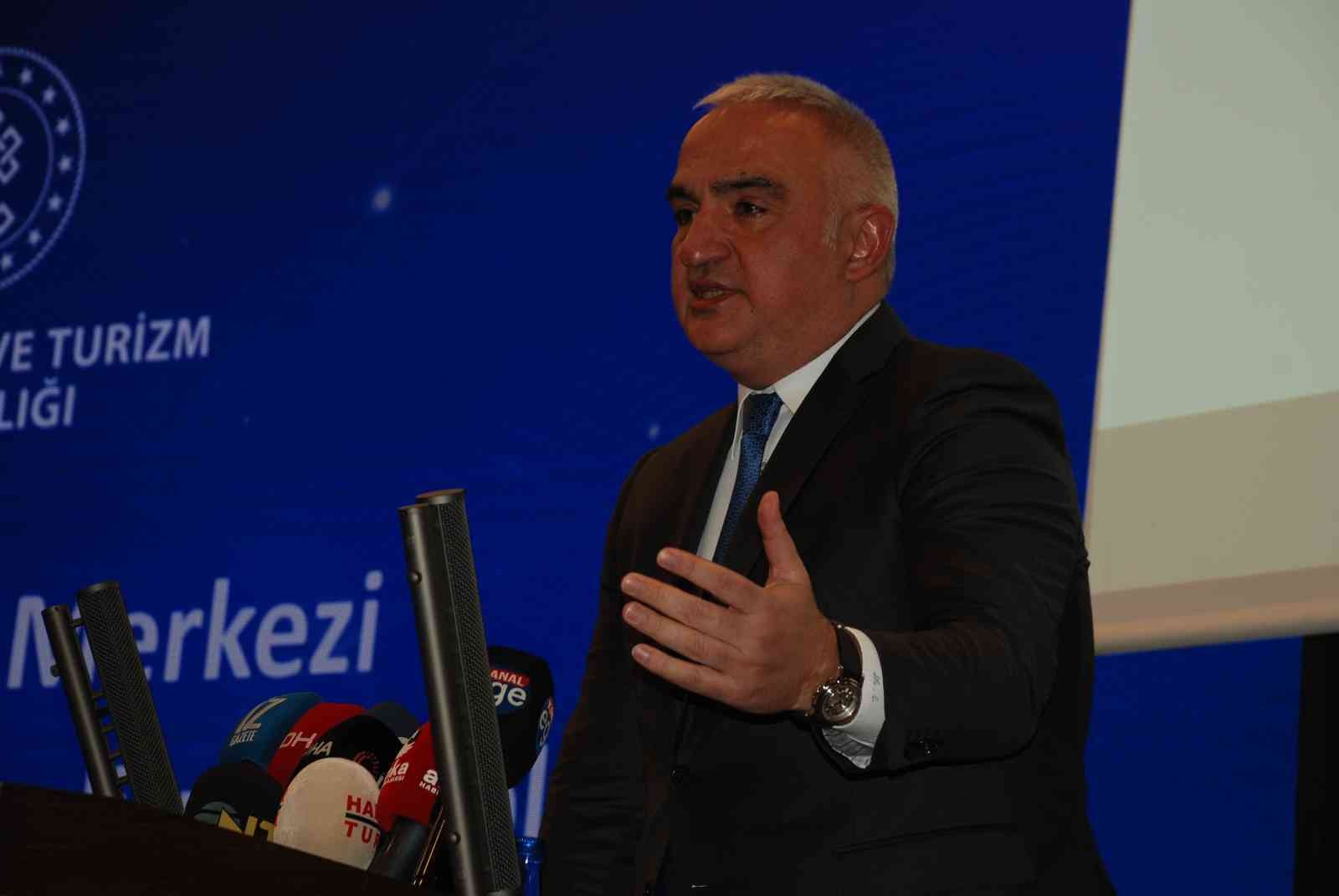 Bakan Ersoy’dan kapsamlı Çeşme Projesi toplantısı